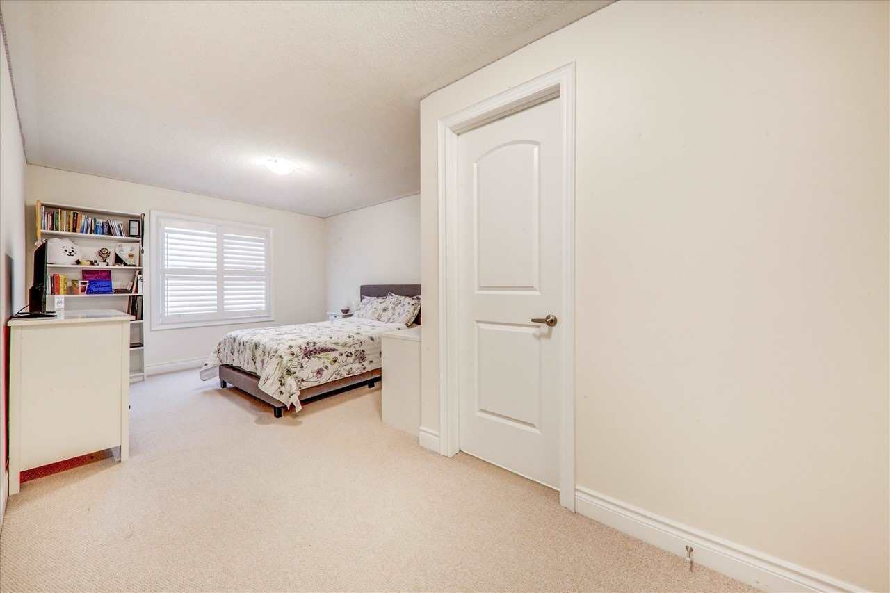 14 Ben Sinclair Ave