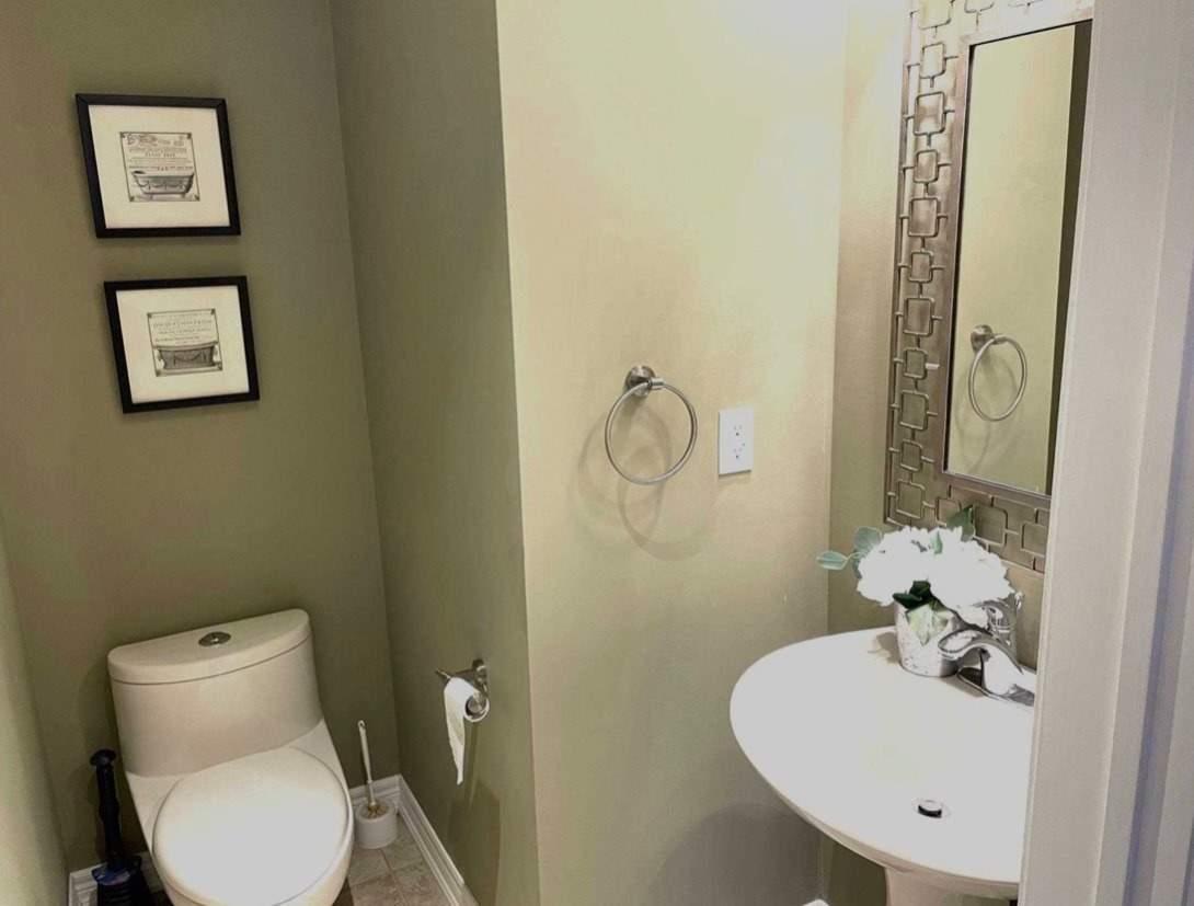 8 Candlewood Crt