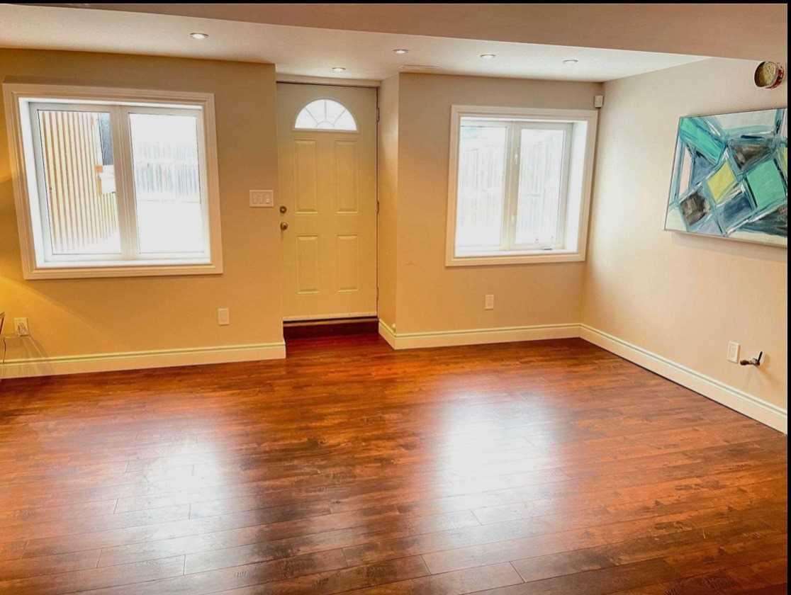 8 Candlewood Crt