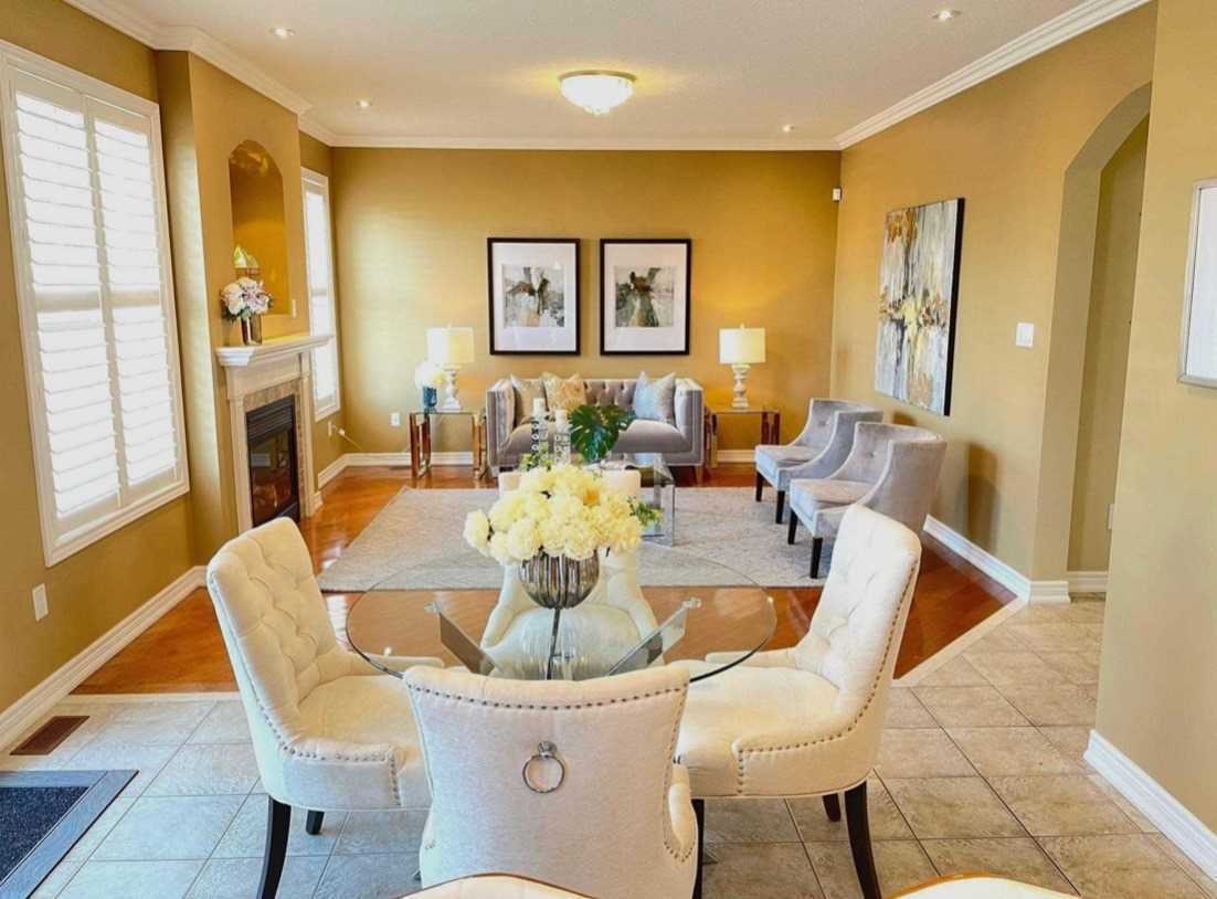 8 Candlewood Crt