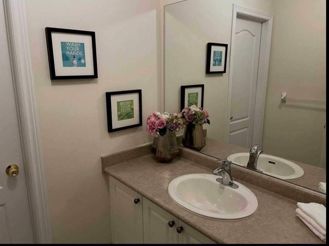 8 Candlewood Crt
