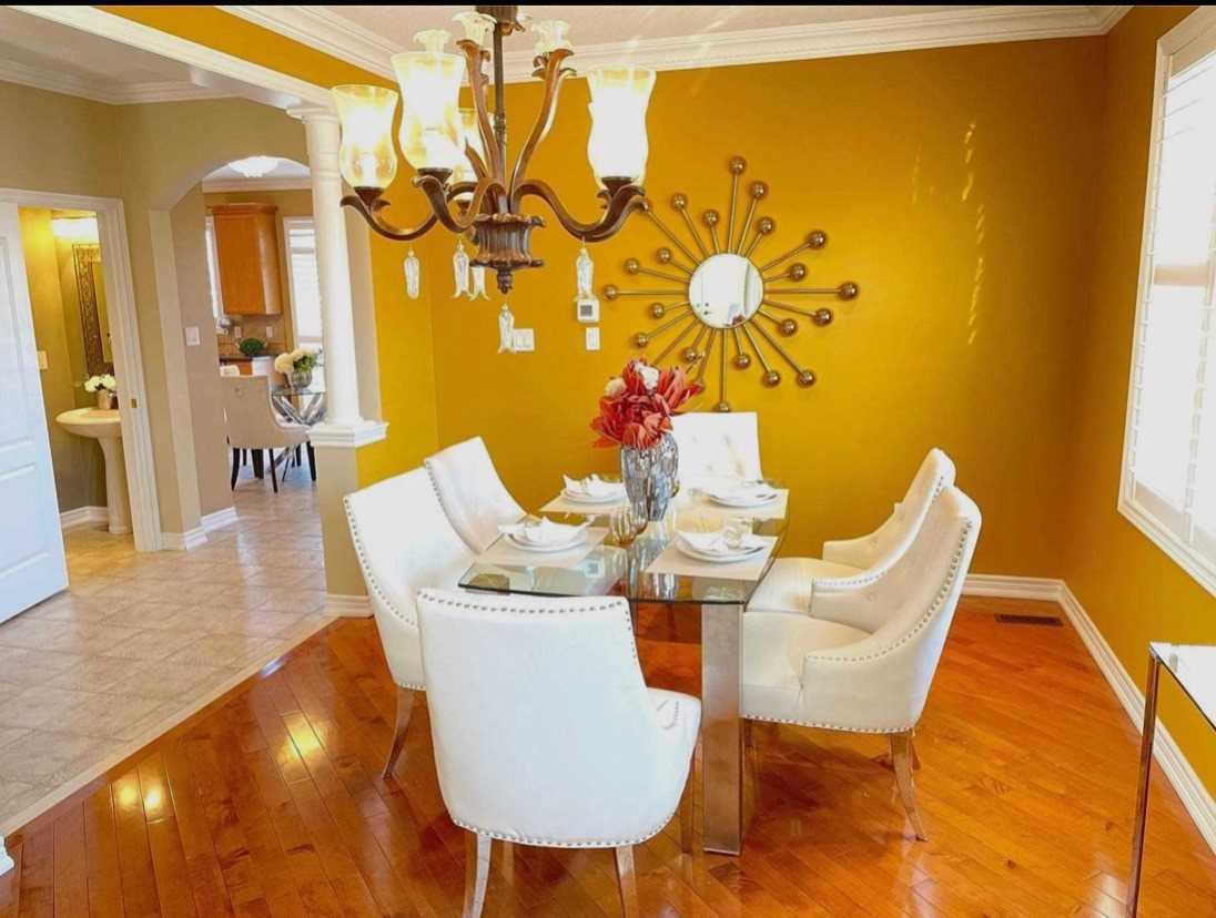 8 Candlewood Crt