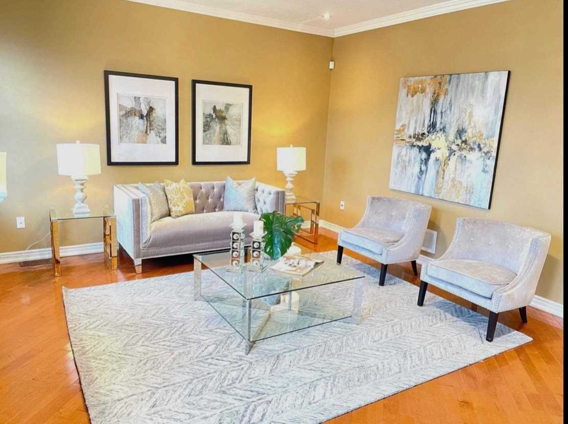 8 Candlewood Crt