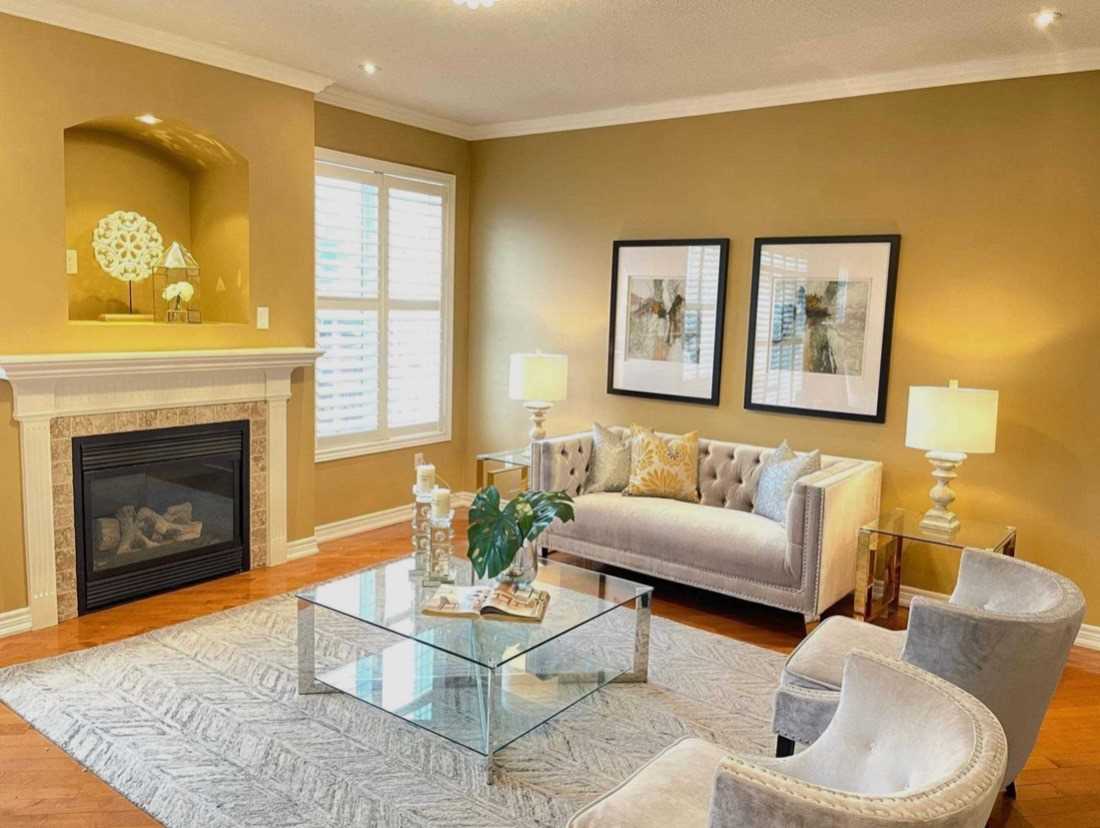 8 Candlewood Crt