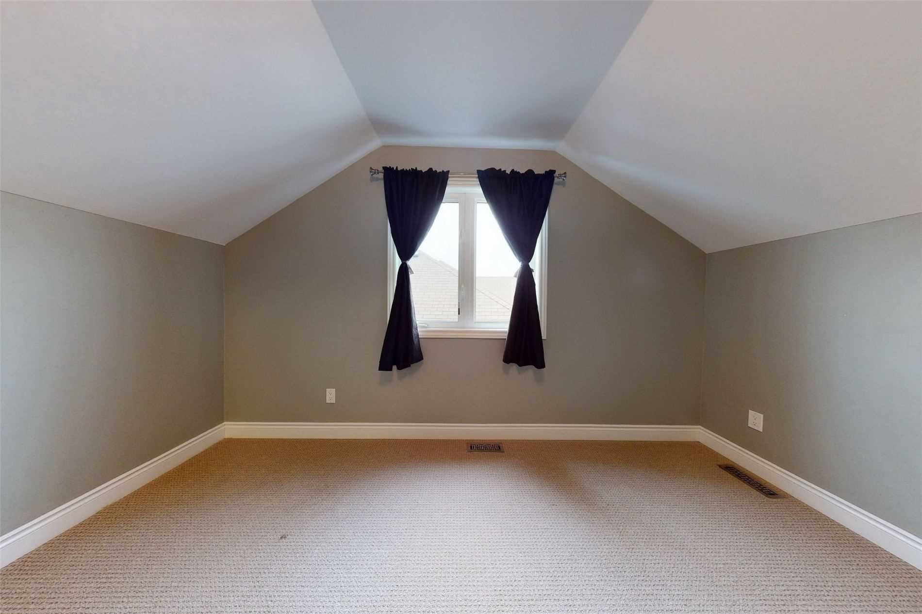 975 Goring Circ