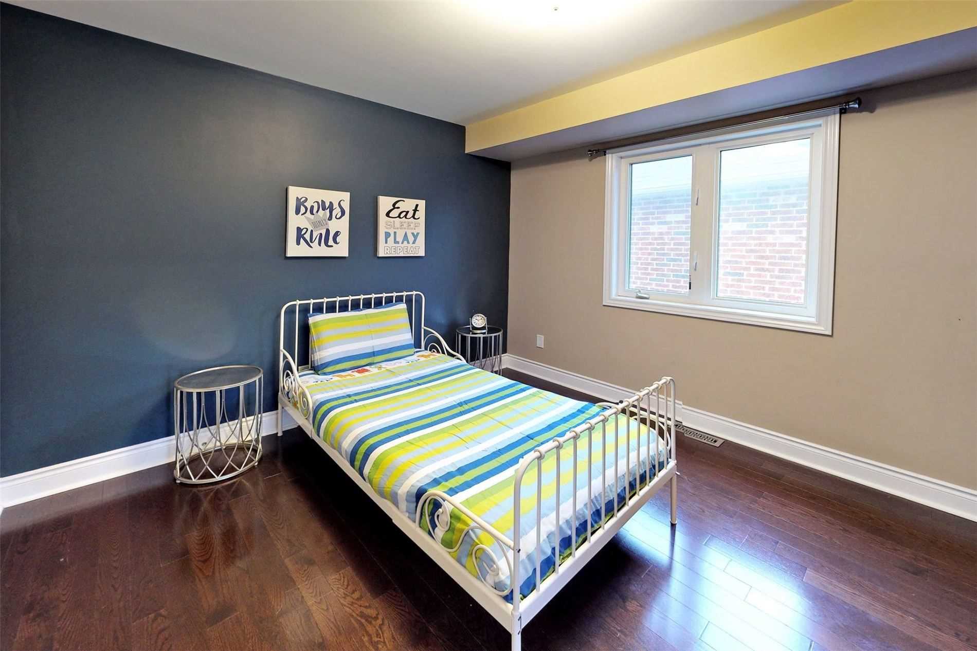 975 Goring Circ