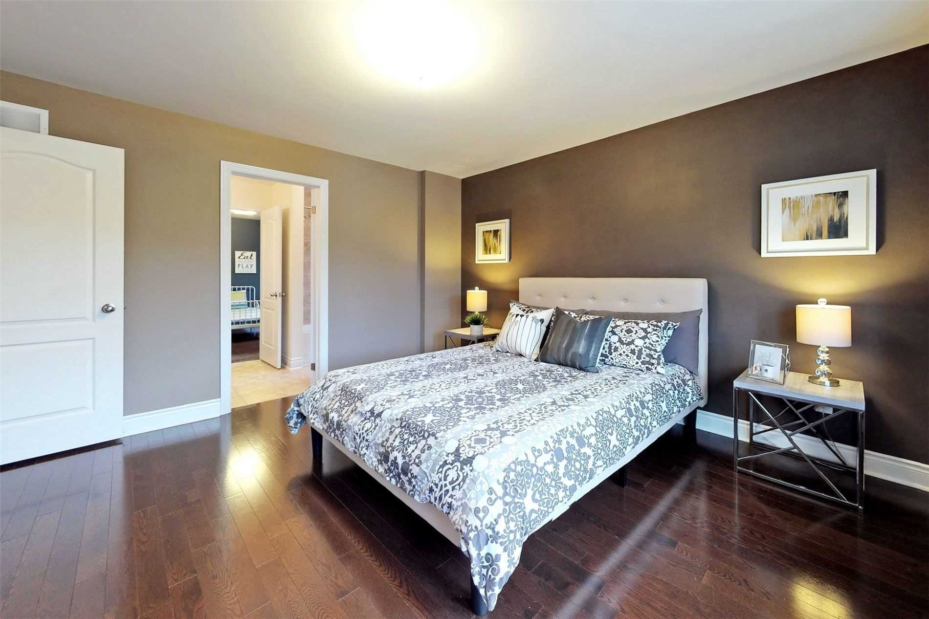 975 Goring Circ