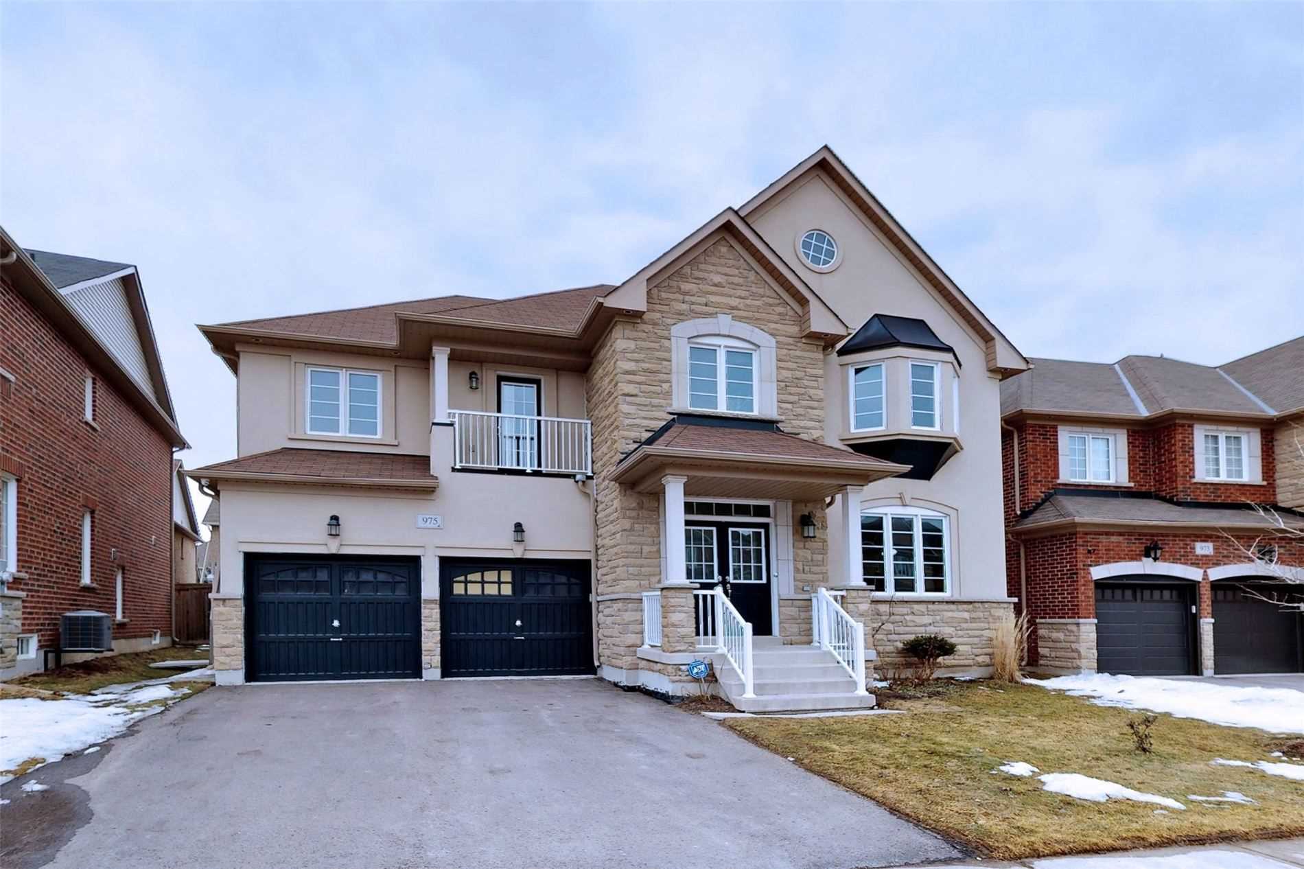 975 Goring Circ