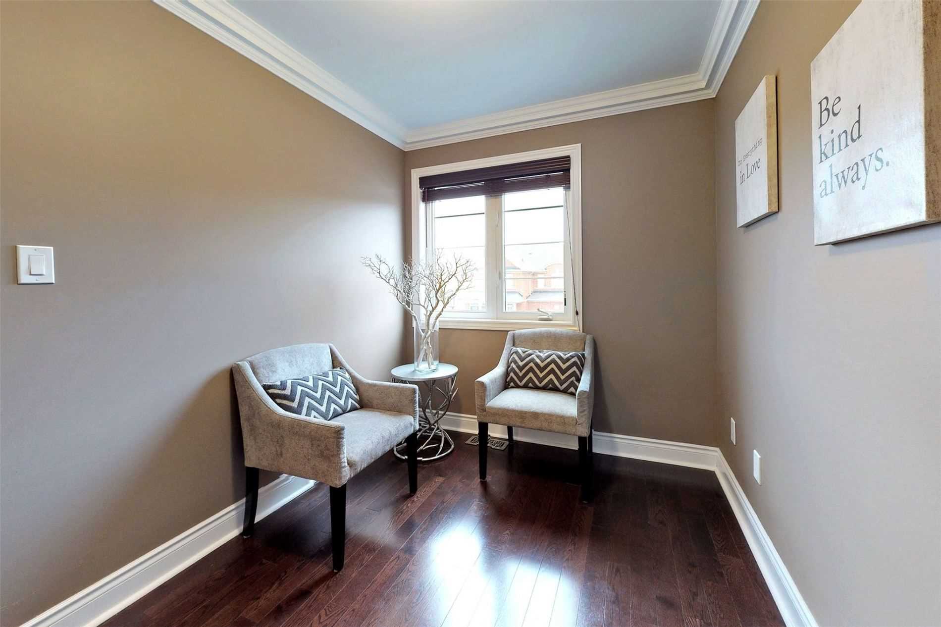 975 Goring Circ