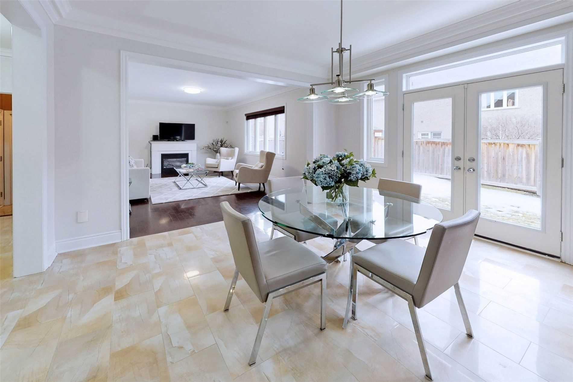 975 Goring Circ
