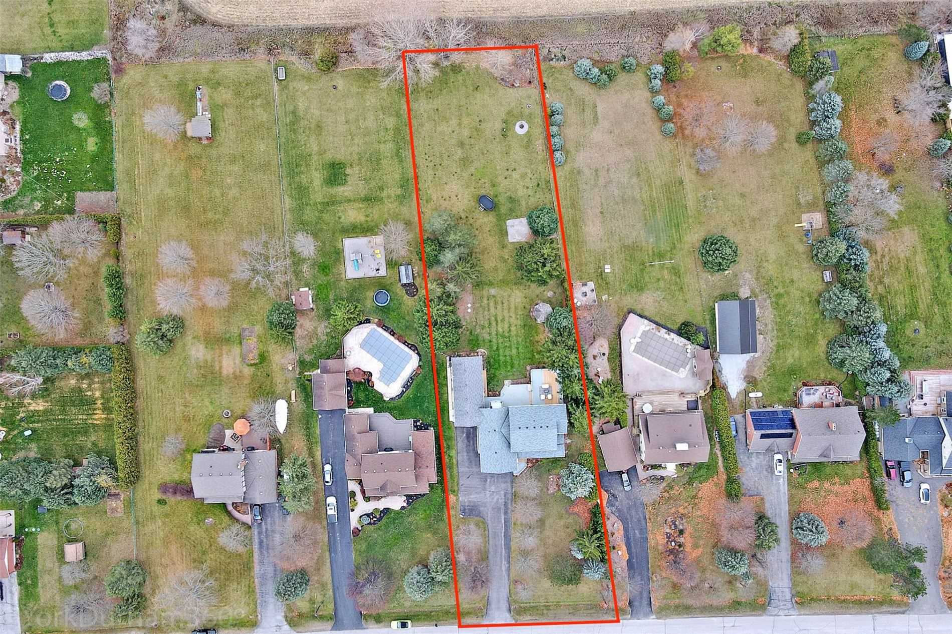 17 Smith Dr