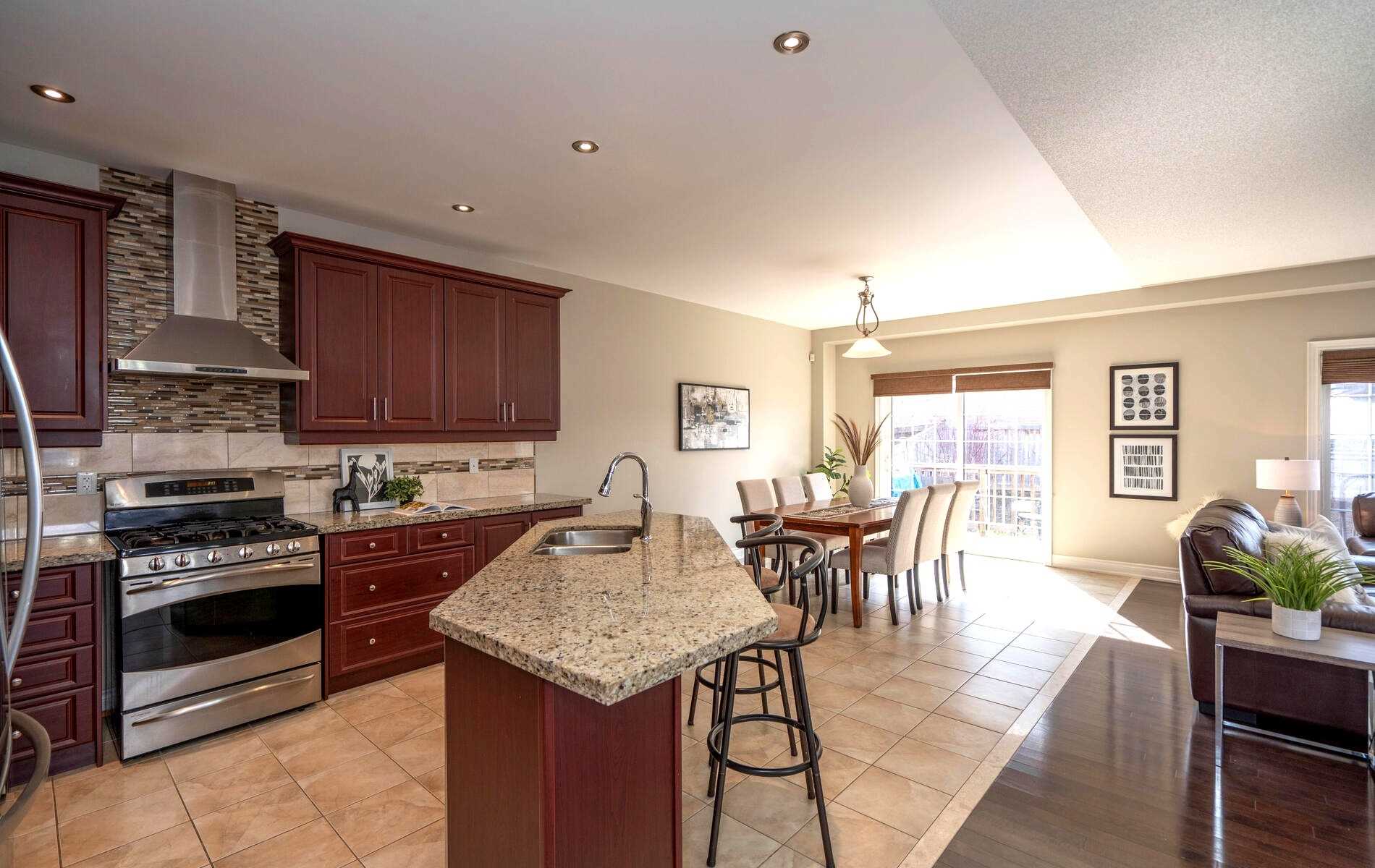 718 Peter Hall Dr