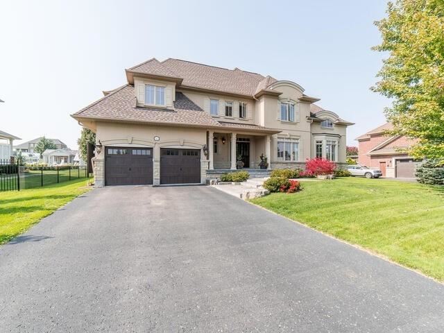 41 Country Club Cres