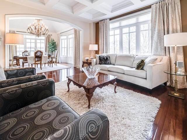 41 Country Club Cres