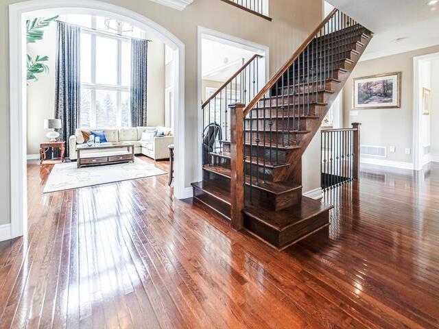 41 Country Club Cres