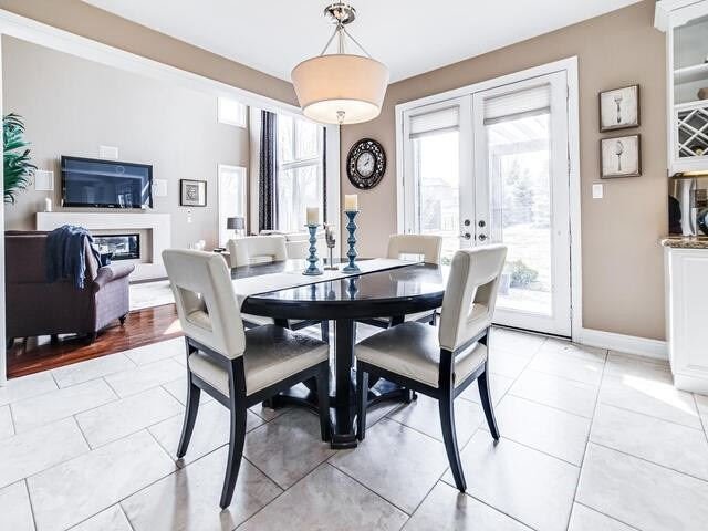 41 Country Club Cres