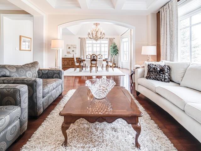 41 Country Club Cres