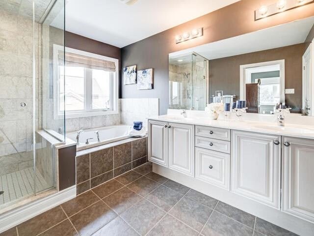 41 Country Club Cres