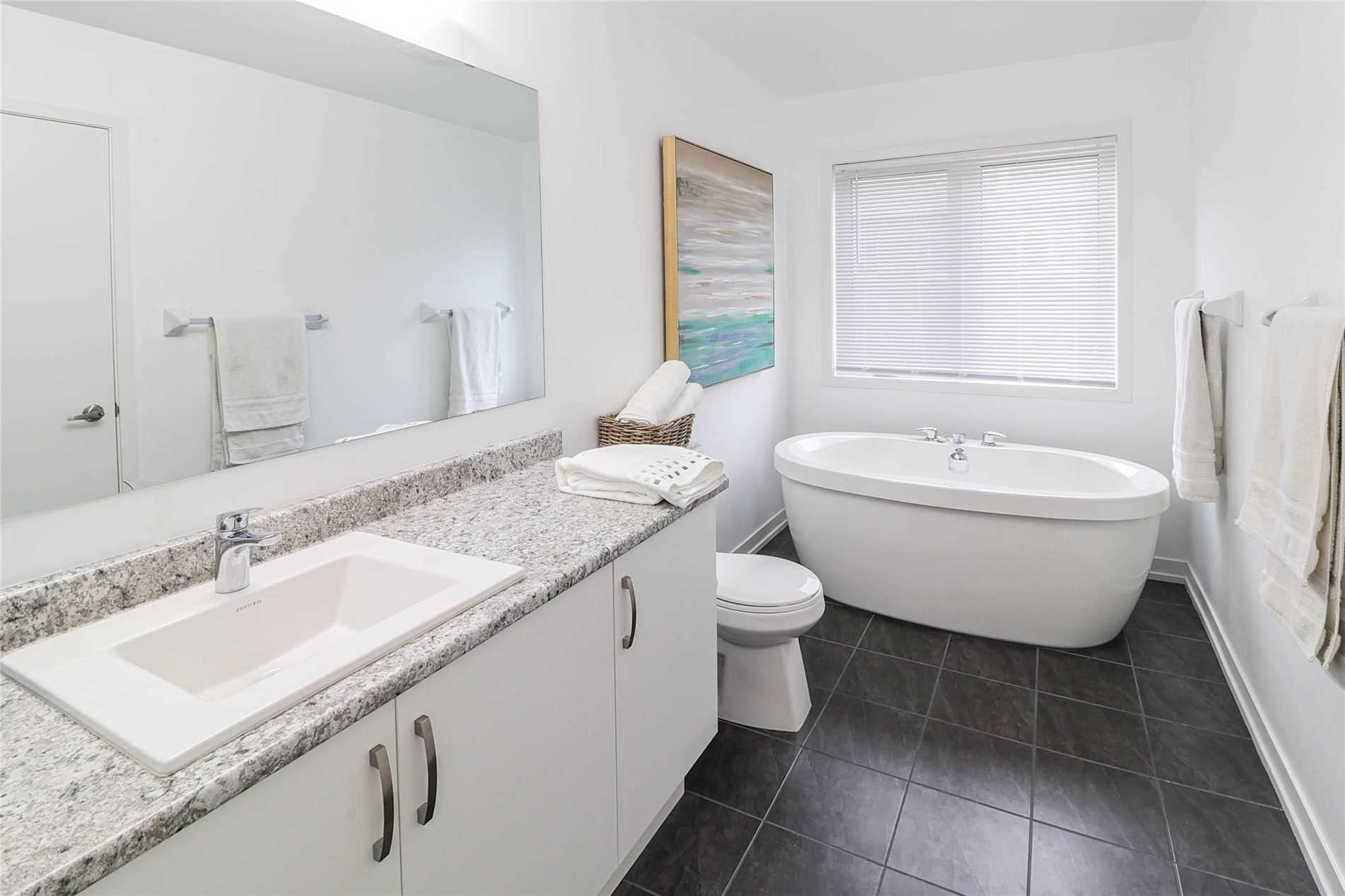 59 Dundonald Tr