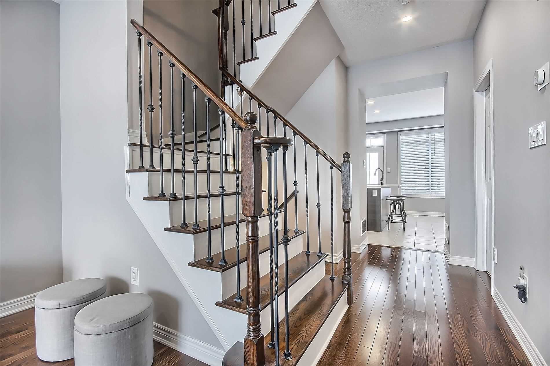 221 Dundas Way