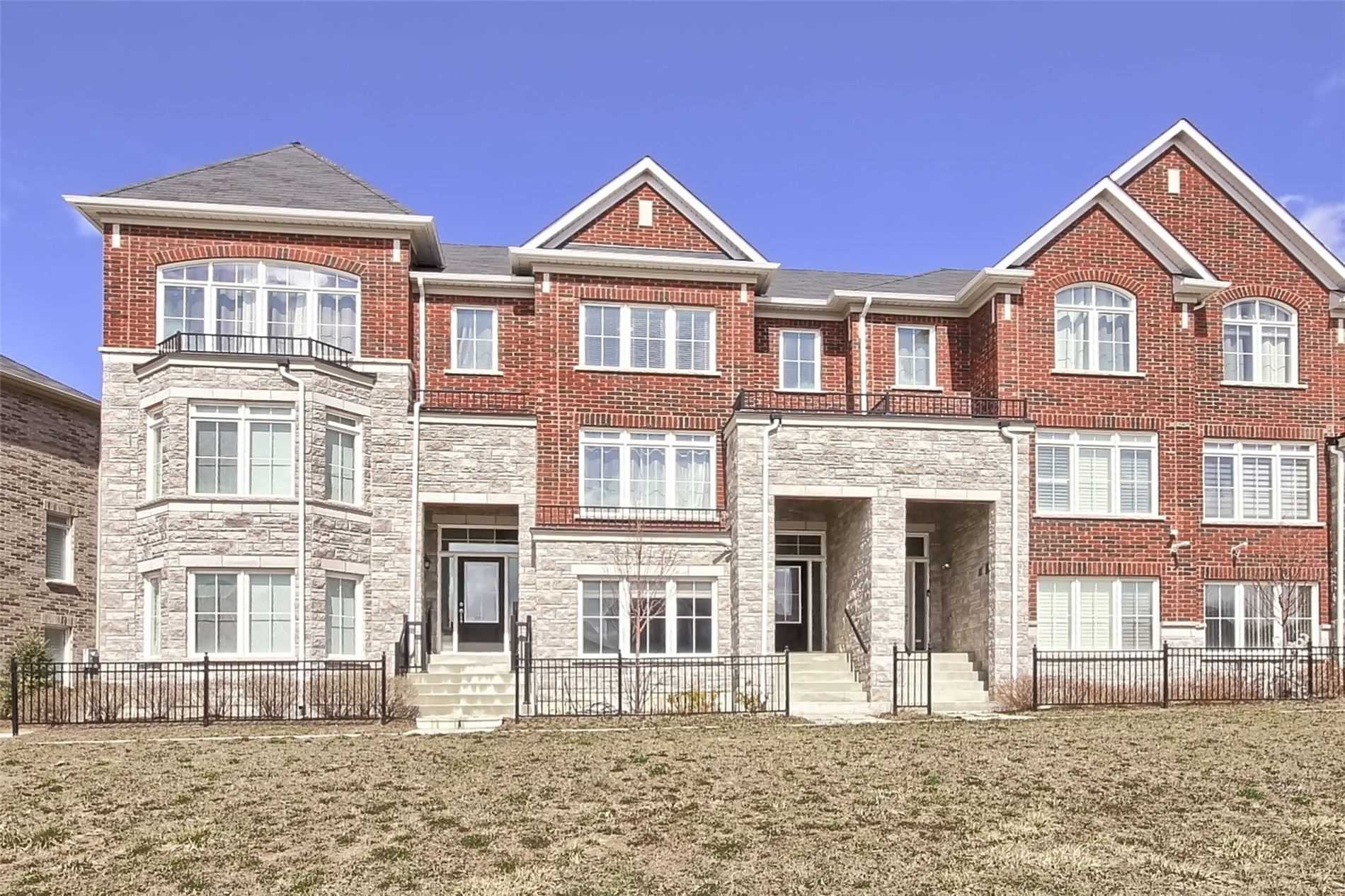 221 Dundas Way