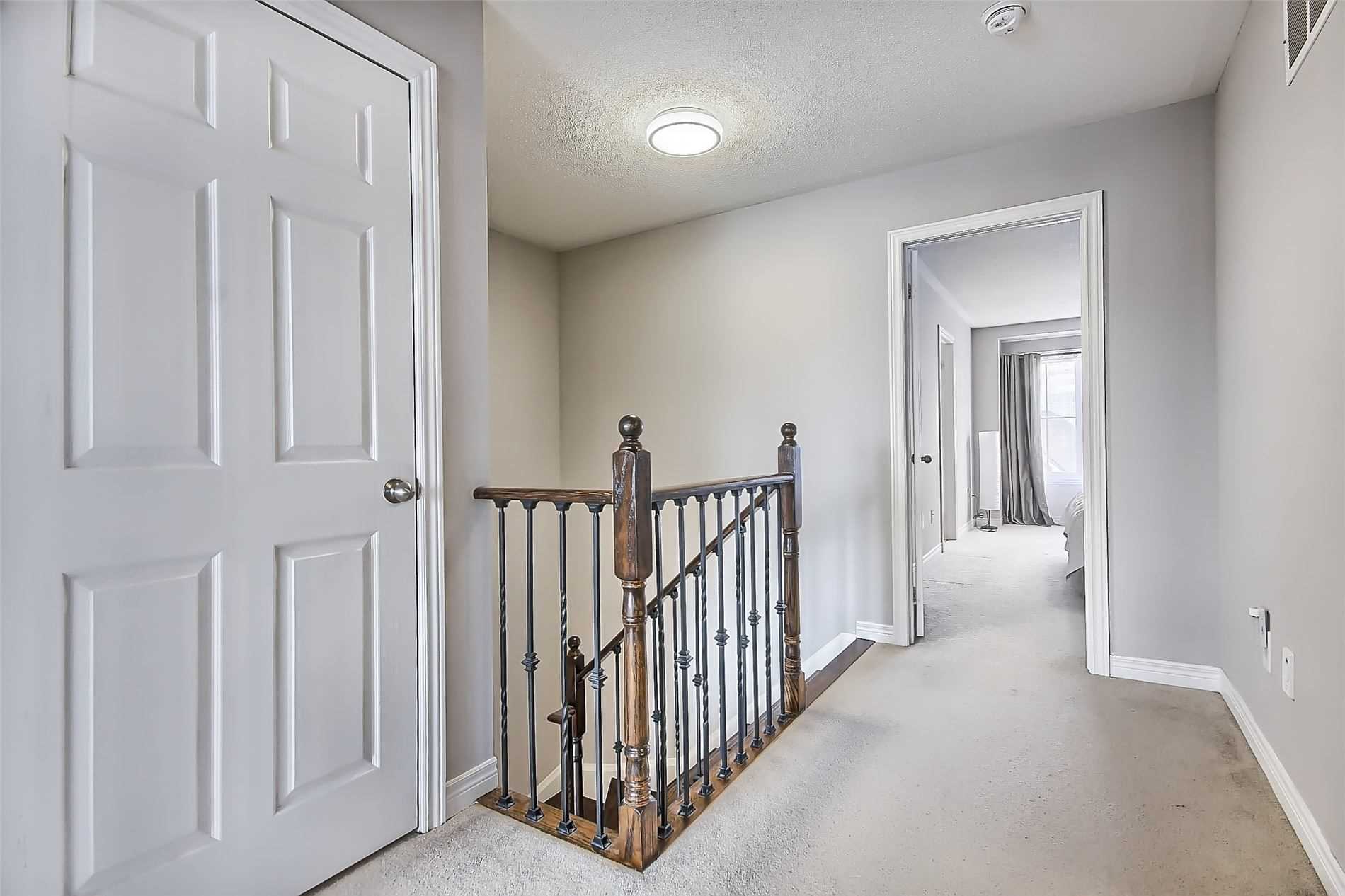 221 Dundas Way