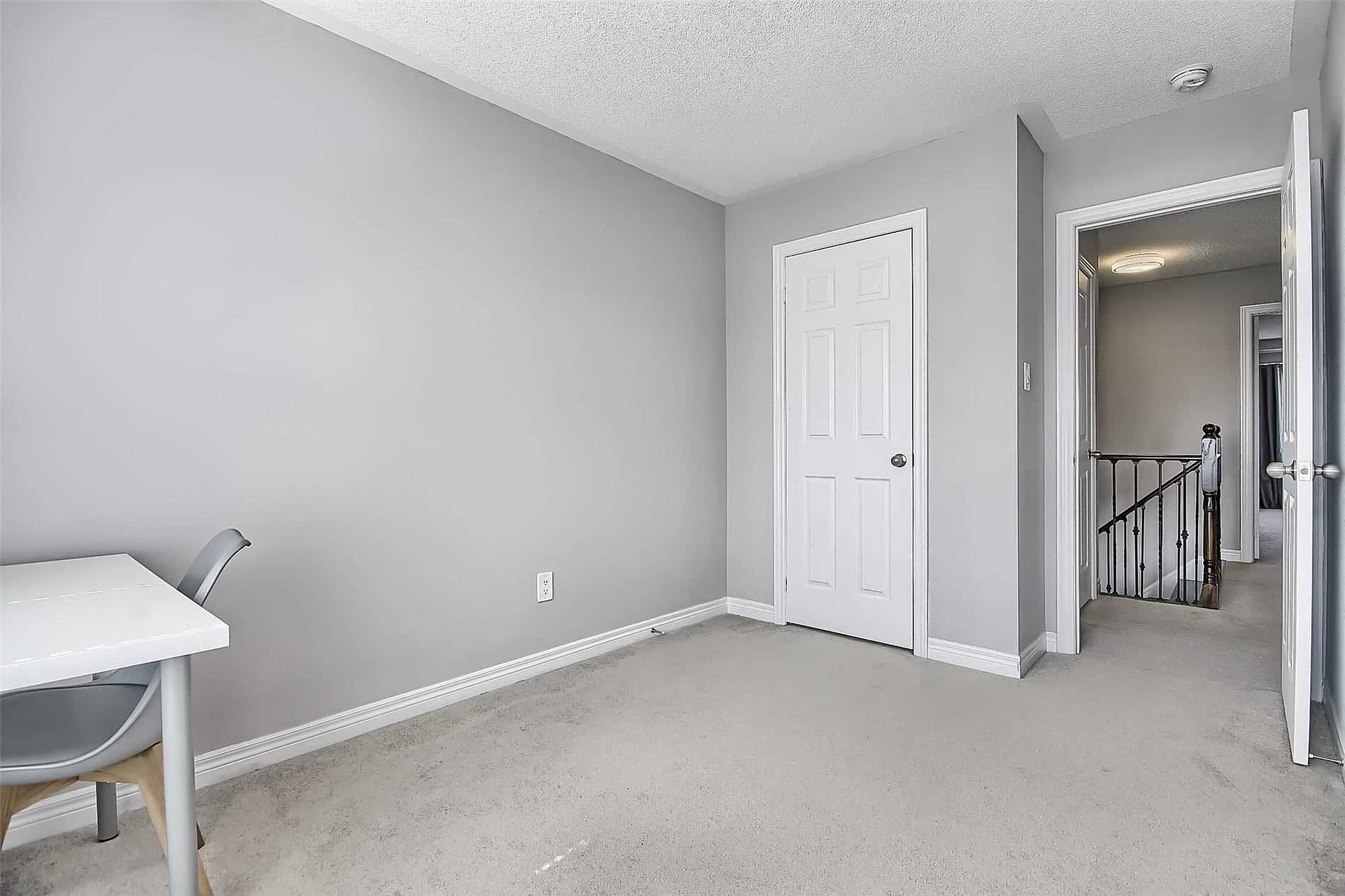 221 Dundas Way