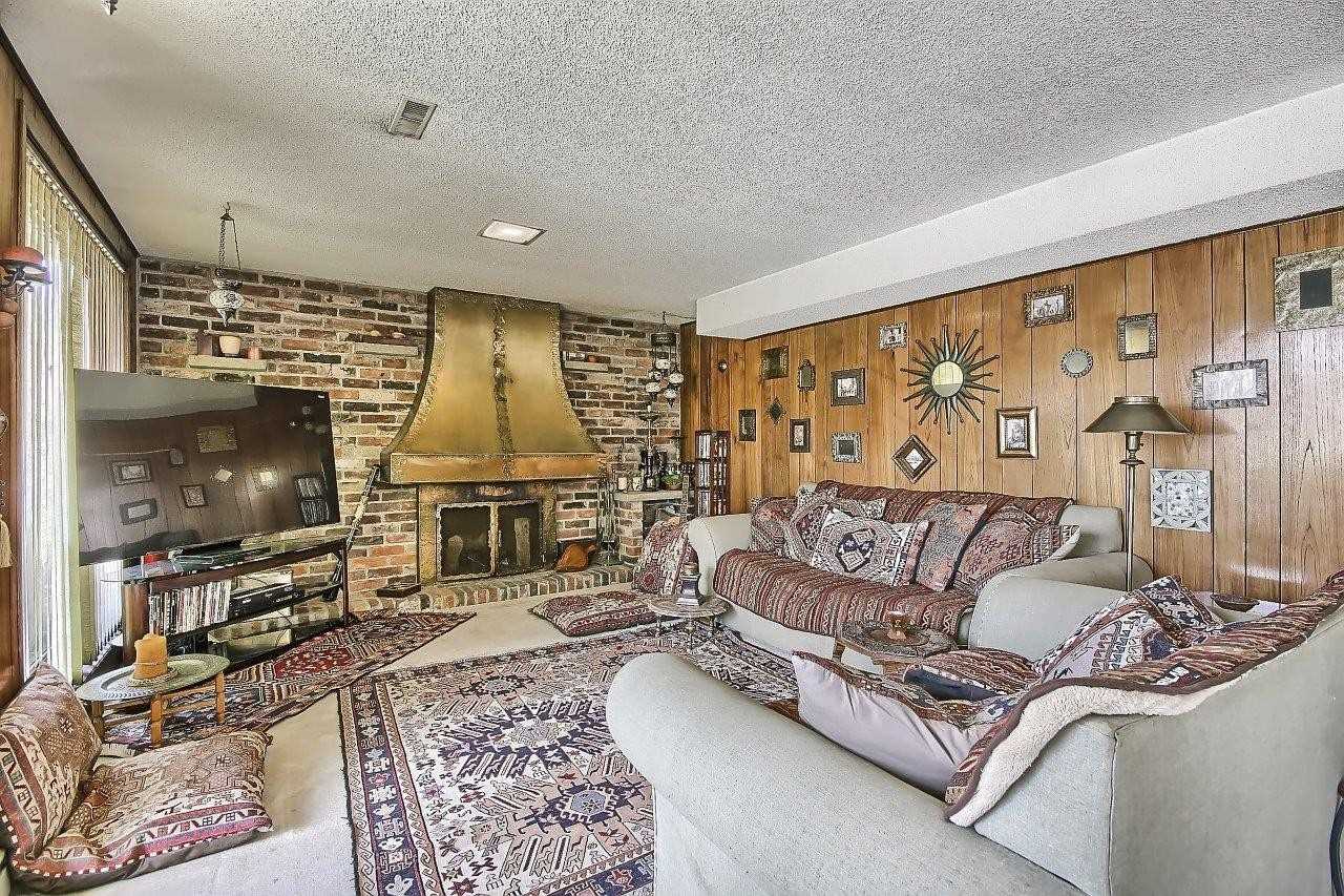 29 Bucks Green Rd
