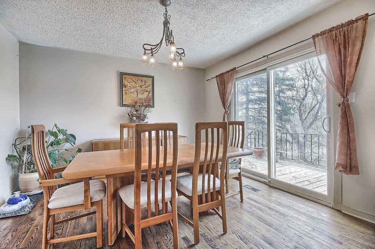29 Bucks Green Rd