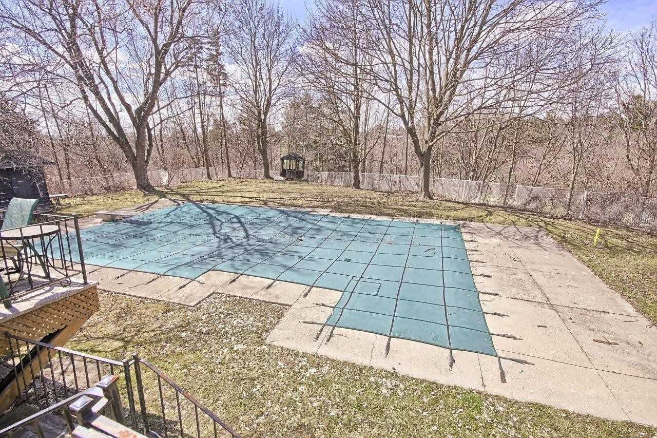 29 Bucks Green Rd