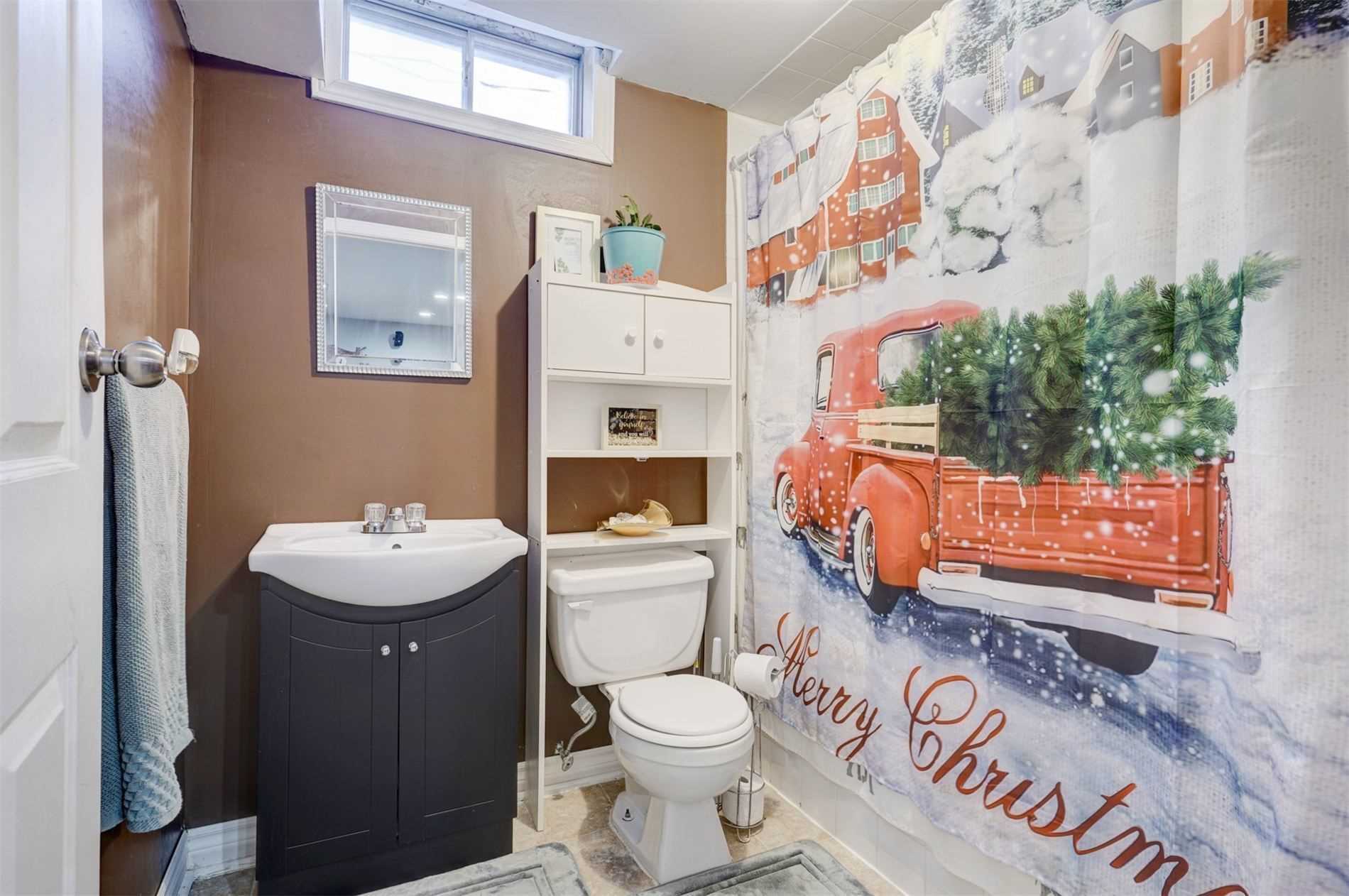 76 Potter Cres