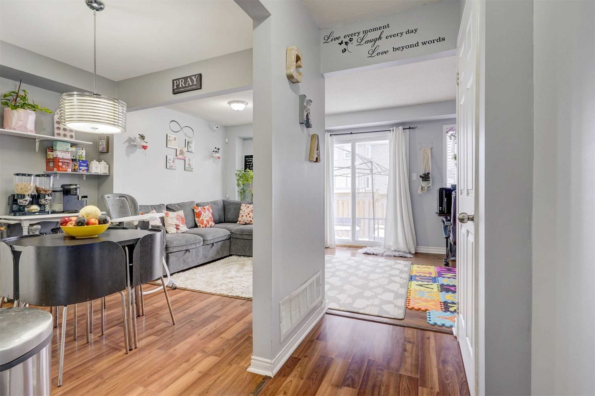 76 Potter Cres