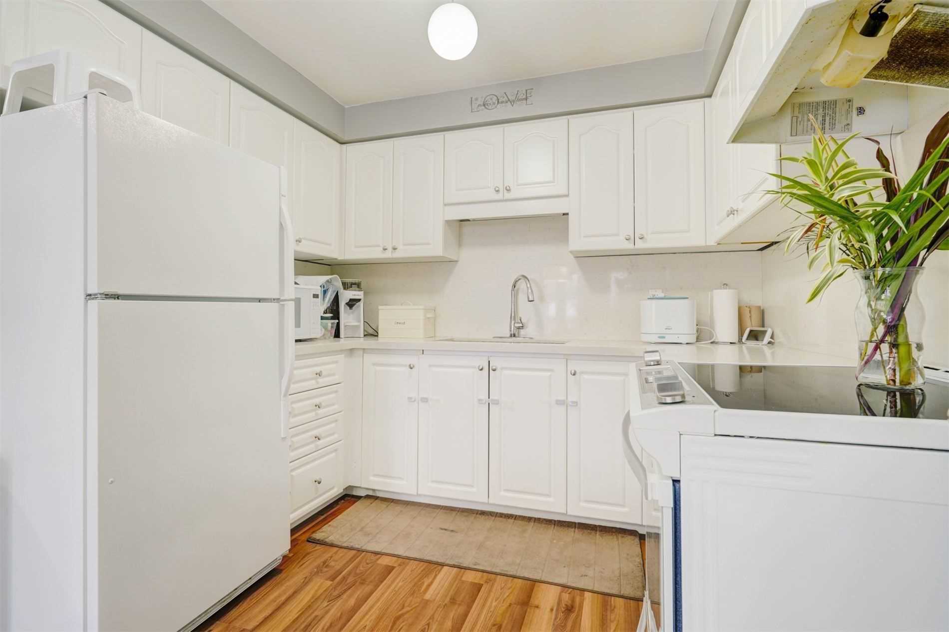 76 Potter Cres