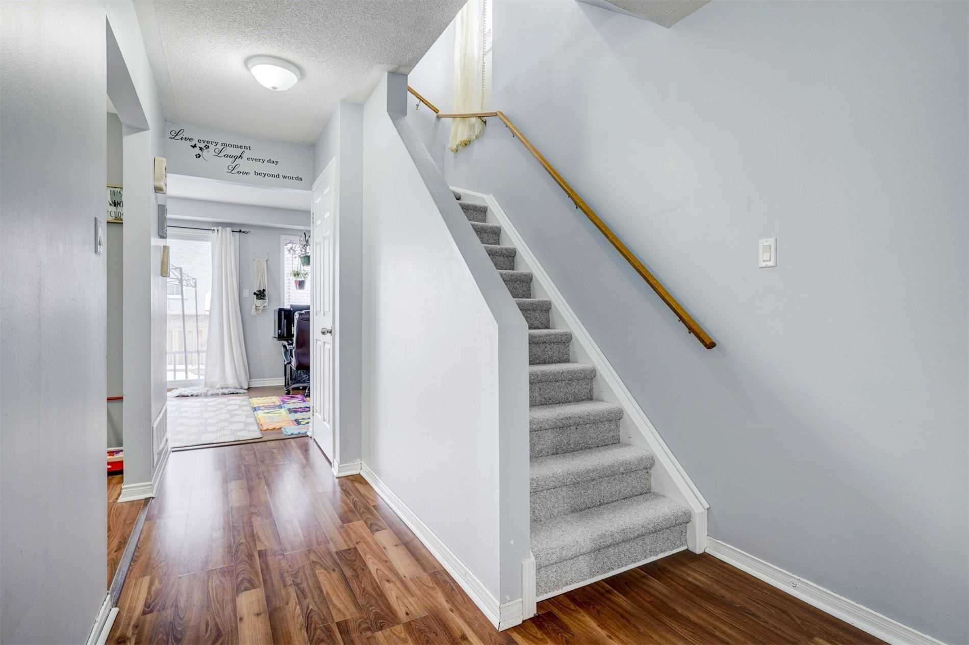 76 Potter Cres
