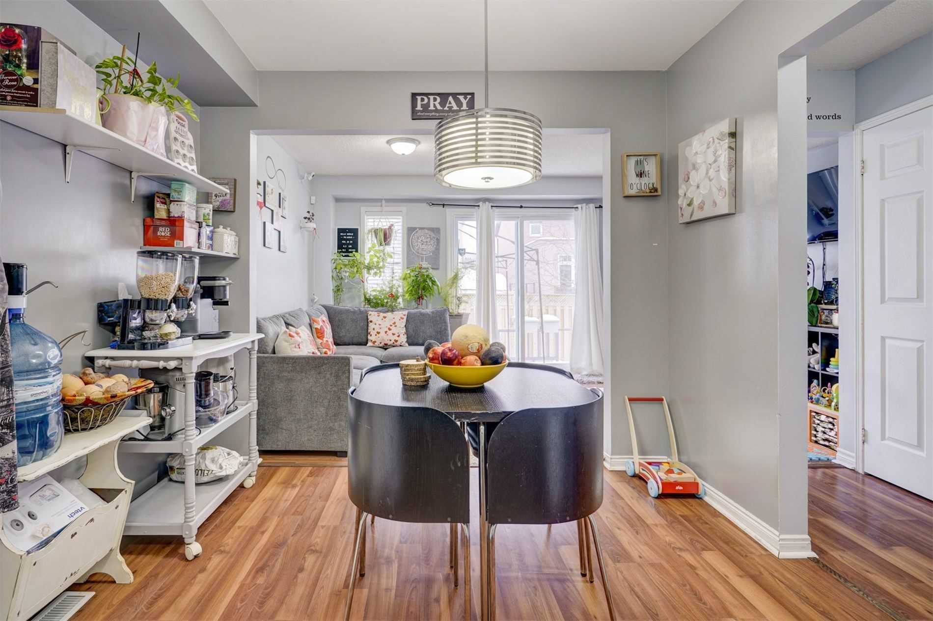 76 Potter Cres