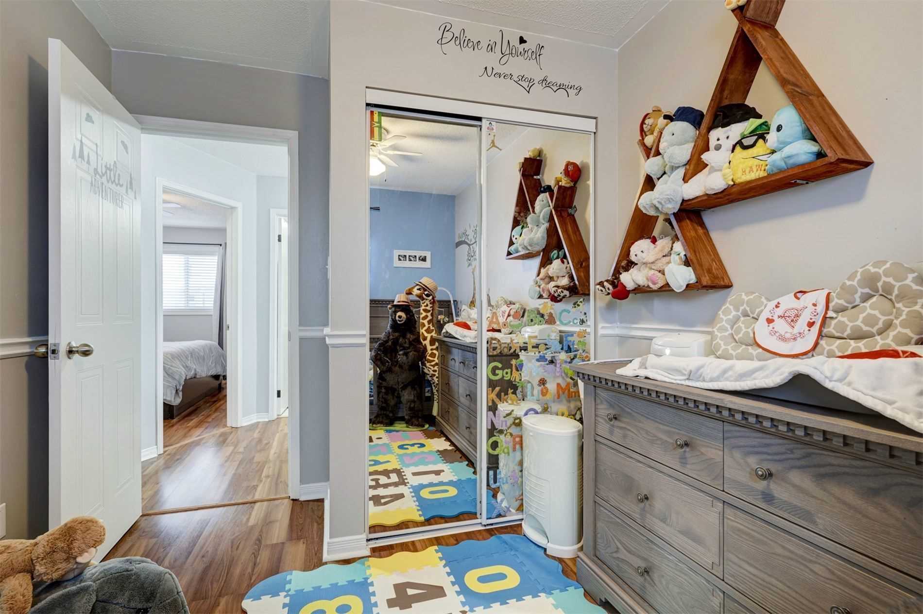 76 Potter Cres
