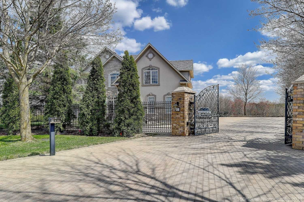 11 Prince Adam Crt, King