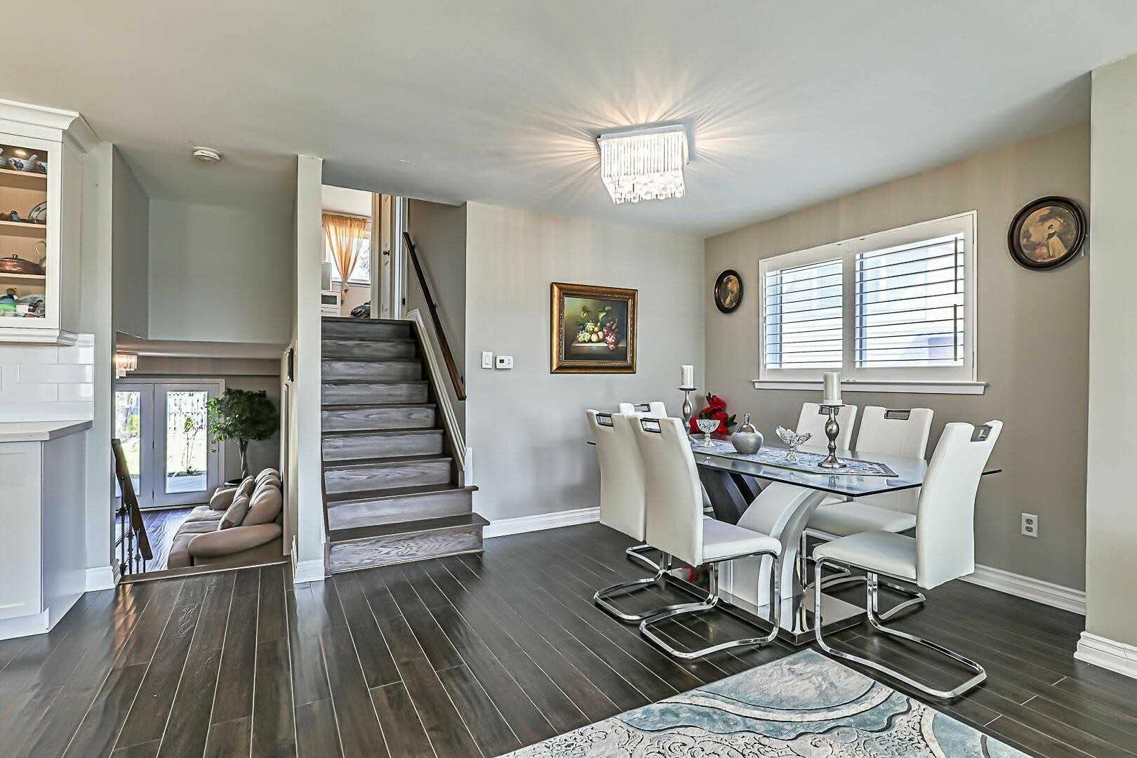 77 Lee Ave