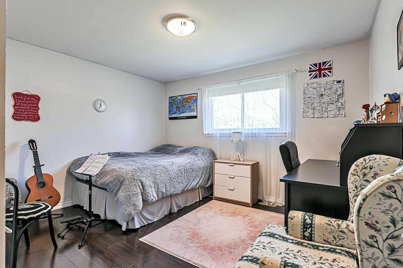 77 Lee Ave