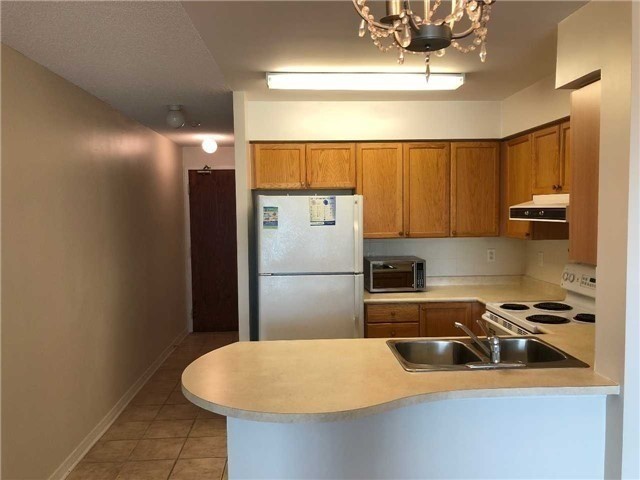 11 Oneida Cres, #401