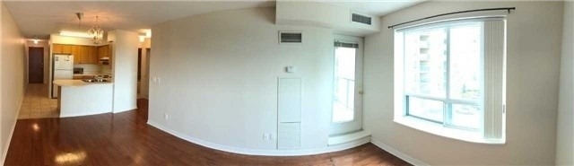 11 Oneida Cres, #401