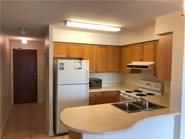 11 Oneida Cres, #401