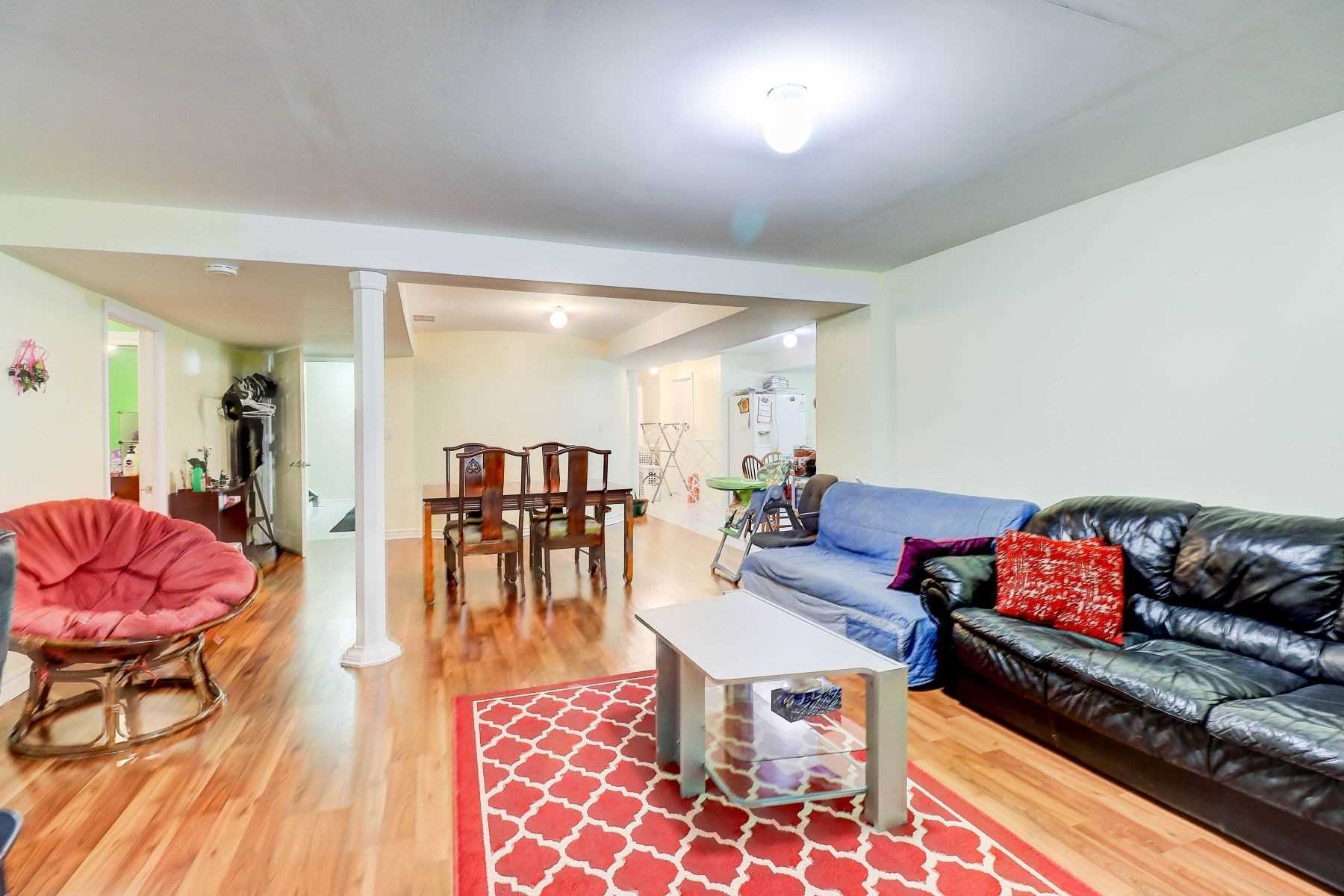 59 Gwillimbury Dr