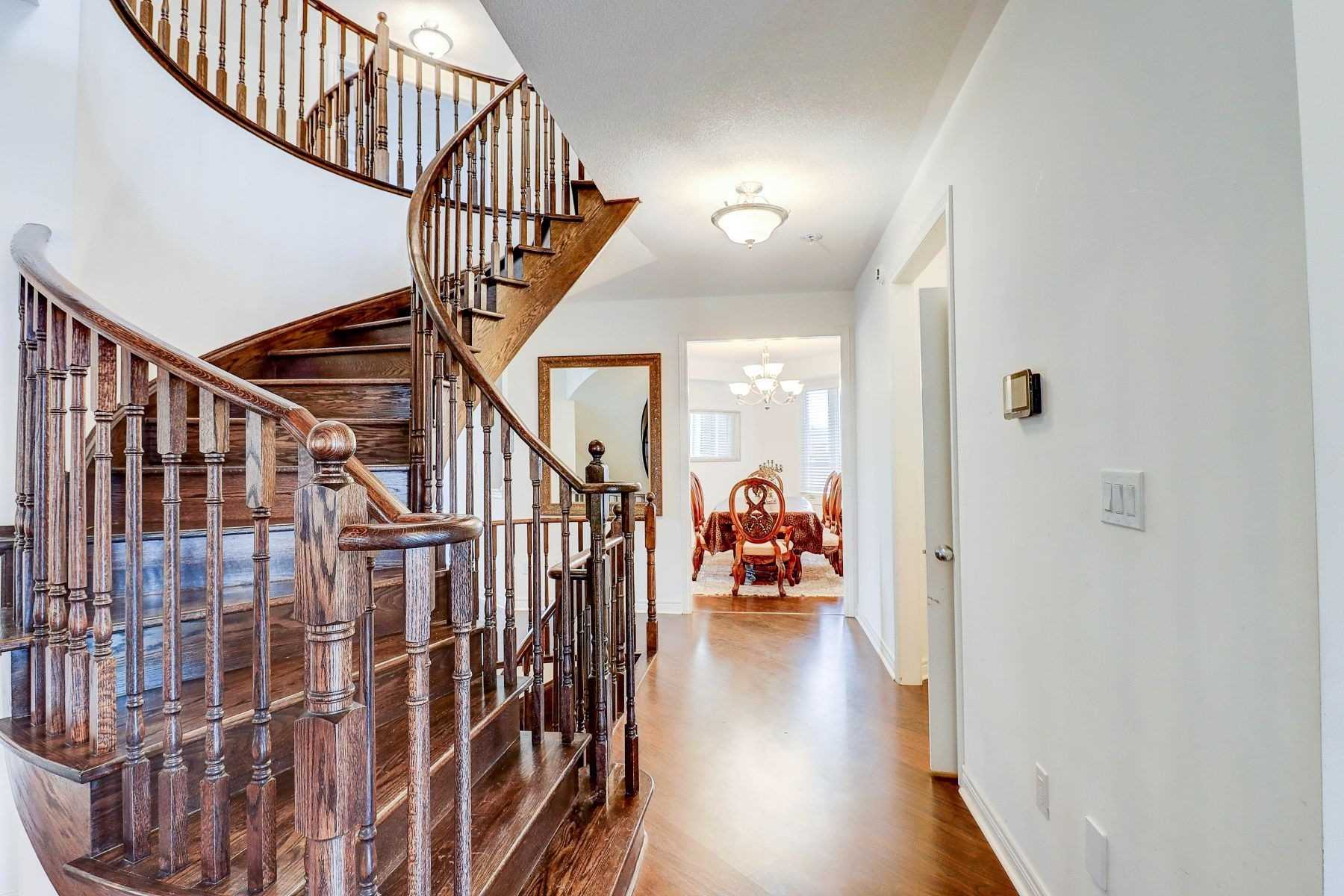 59 Gwillimbury Dr