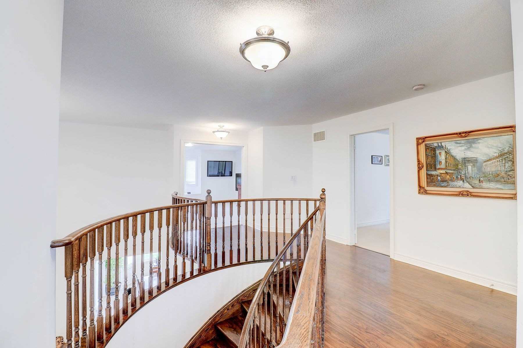 59 Gwillimbury Dr
