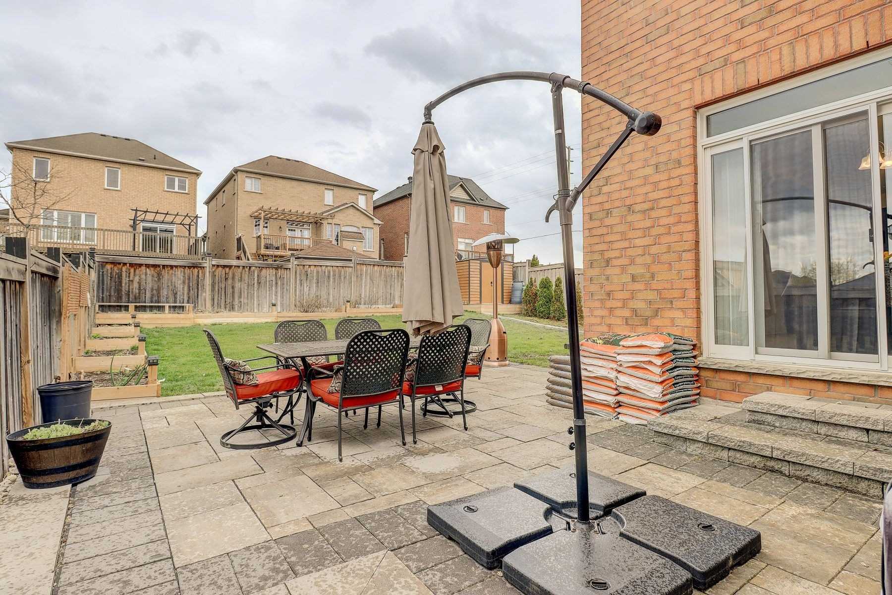 59 Gwillimbury Dr