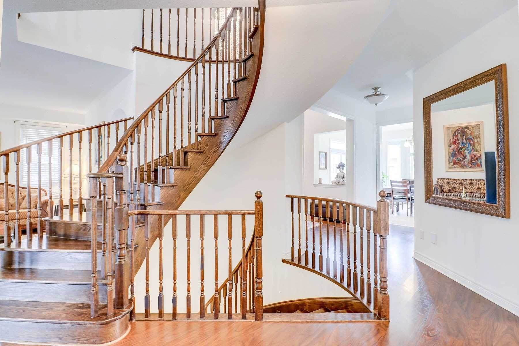 59 Gwillimbury Dr