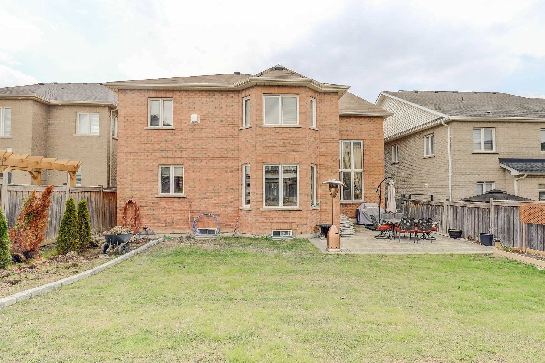59 Gwillimbury Dr
