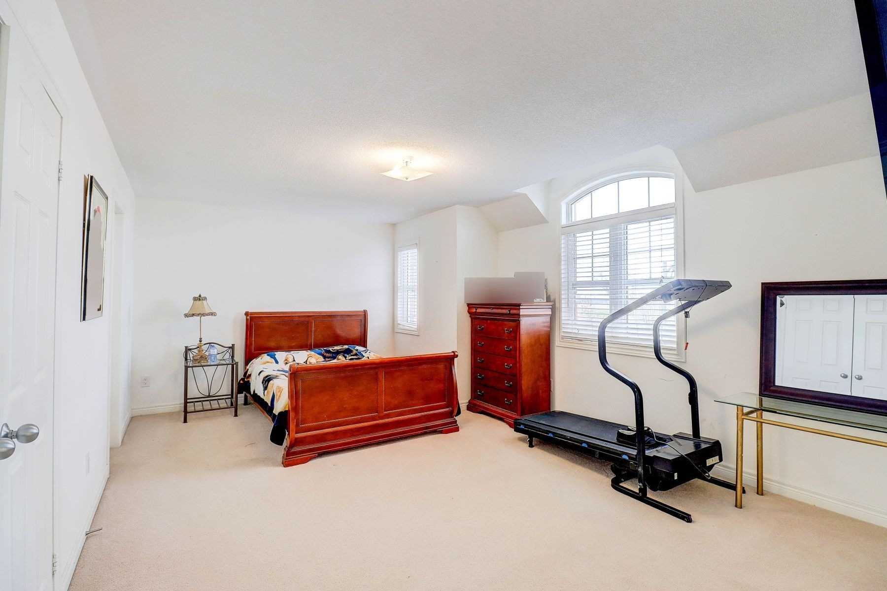 59 Gwillimbury Dr