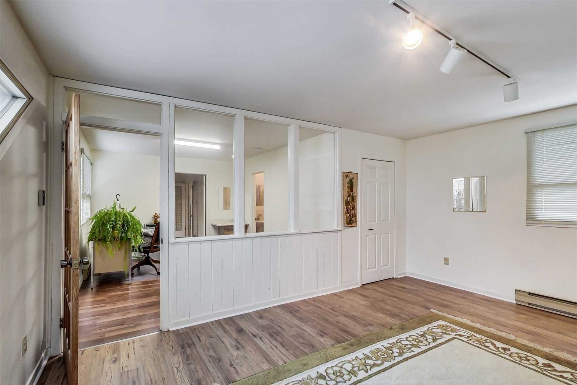 135 Ramona Blvd